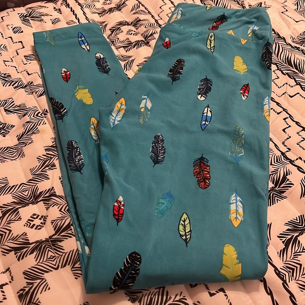 Lularoe Feathers Print Leggings Size Onesize - image 3